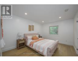50 MERIDENE CRESCENT E - 40