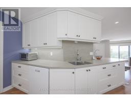 1102 - 19 KING STREET - 11