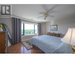 1102 - 19 KING STREET - 13
