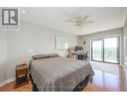1102 - 19 KING STREET - 16