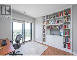 1102 - 19 KING STREET - 17