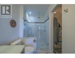 1102 - 19 KING STREET - 19