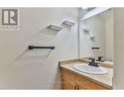 39 - 1600 MICKLEBOROUGH DRIVE - 20