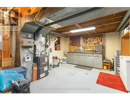 1450 STONEYBROOK CRESCENT - 35