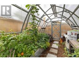 1450 STONEYBROOK CRESCENT - 36