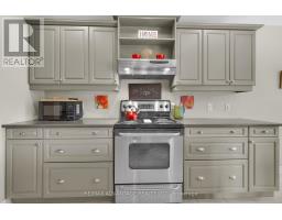 42 - 1502 WARBLER WOODS WALK - 19