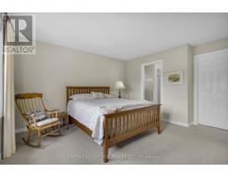 42 - 1502 WARBLER WOODS WALK - 25