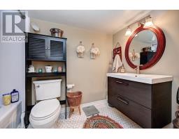 396 DUNVEGAN DRIVE - 32