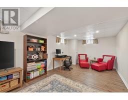 10 RICKWOOD PLACE - 32