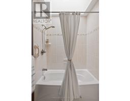 1284 WAYNE ROAD - 19