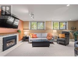 1284 WAYNE ROAD - 33