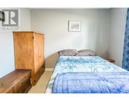 28 SCHREYER DRIVE - 13