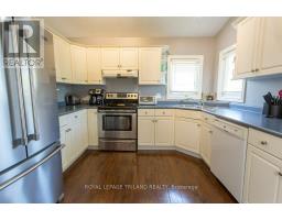 28 SCHREYER DRIVE - 9
