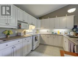 22 - 87 DONKER DRIVE - 17