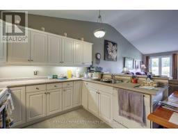 22 - 87 DONKER DRIVE - 21