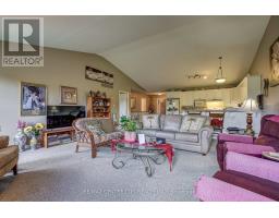 22 - 87 DONKER DRIVE - 23