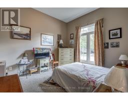 22 - 87 DONKER DRIVE - 28