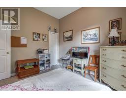 22 - 87 DONKER DRIVE - 29