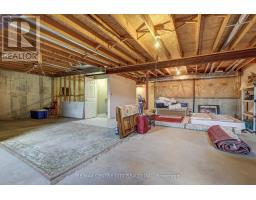 22 - 87 DONKER DRIVE - 32