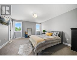 146 GILMOUR DRIVE - 17