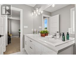 146 GILMOUR DRIVE - 20