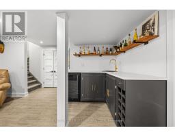 146 GILMOUR DRIVE - 29