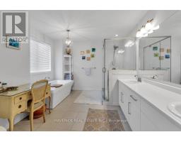 21 CHAMBERLAIN AVENUE - 21