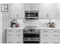 469 BELVEDERE PLACE - 14