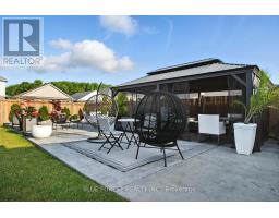 28 WEIR CRESCENT - 44