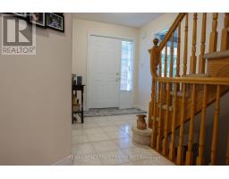 119 HUME DRIVE - 3