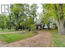 23 MACTAVESH CRESCENT - 2