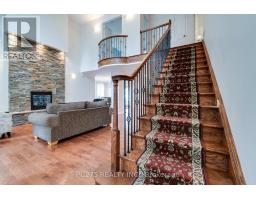 23 MACTAVESH CRESCENT - 26