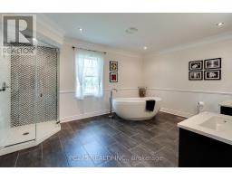 23 MACTAVESH CRESCENT - 31