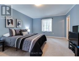 23 MACTAVESH CRESCENT - 34