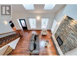 23 MACTAVESH CRESCENT - 35