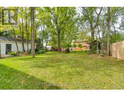 23 MACTAVESH CRESCENT - 38
