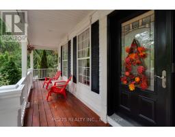 23 MACTAVESH CRESCENT - 6
