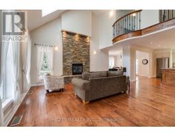 23 MACTAVESH CRESCENT - 8