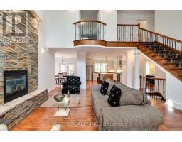 23 MACTAVESH CRESCENT - 9