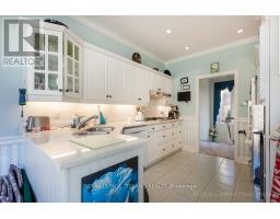 23 - 1040 RIVERSIDE DRIVE - 19