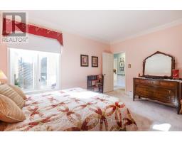 23 - 1040 RIVERSIDE DRIVE - 36