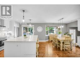 15 ROCKFORD CRESCENT - 10