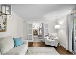 15 ROCKFORD CRESCENT - 14