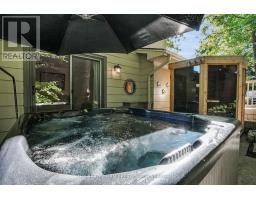 15 ROCKFORD CRESCENT - 28