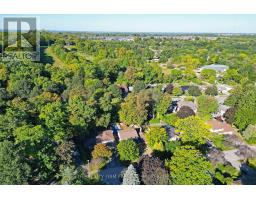 15 ROCKFORD CRESCENT - 31