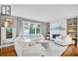 15 ROCKFORD CRESCENT - 4