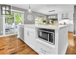 15 ROCKFORD CRESCENT - 9