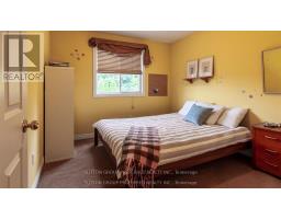 956 QUEENSBOROUGH COURT N - 28