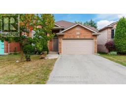 956 QUEENSBOROUGH COURT N - 3