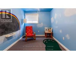 956 QUEENSBOROUGH COURT N - 42